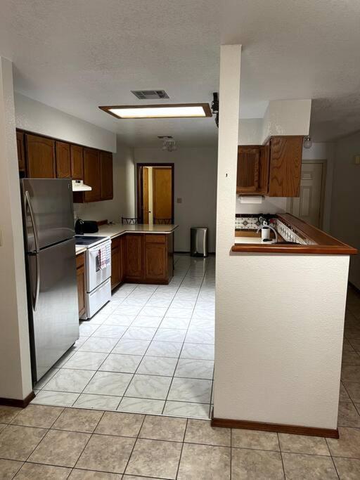 Townhouse, Two Car Garage, Fireplace Back Yard Las Cruces Exterior photo