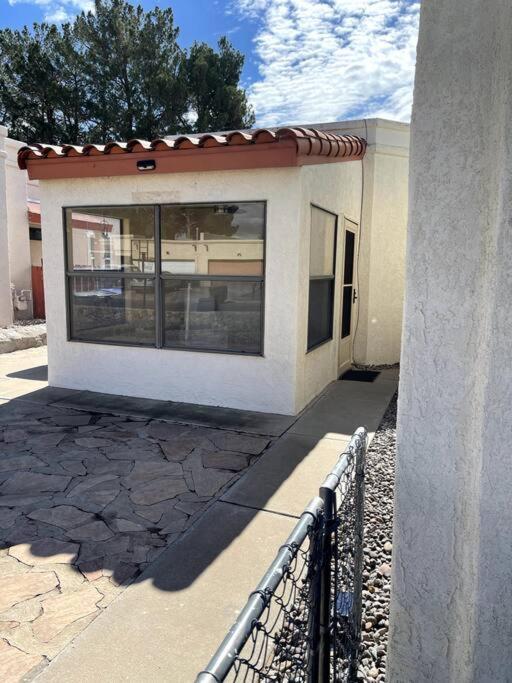 Townhouse, Two Car Garage, Fireplace Back Yard Las Cruces Exterior photo
